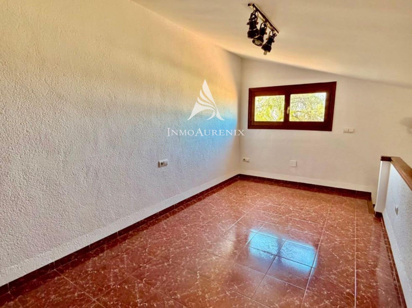 4 sypialnia Willa na sprzedaż w Denia z basenem garażem - 450 000 € (Ref: 9937087)