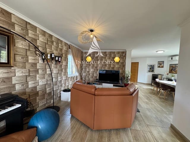 4 makuuhuone Huvila myytävänä paikassa Las Marinas / Les Marines, Dénia mukana uima-altaan 
autotalli - 659 000 € (Ref: 9937185)