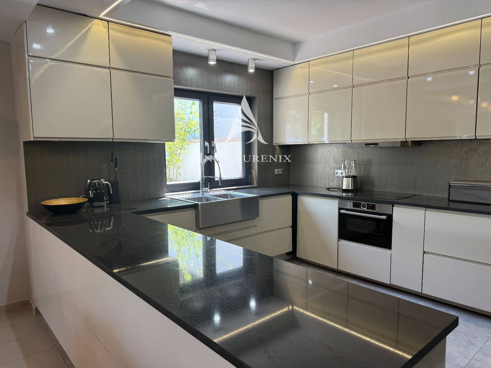 3 bedroom Villa for sale in Javea / Xabia with pool garage - € 1,390,000 (Ref: 9938974)