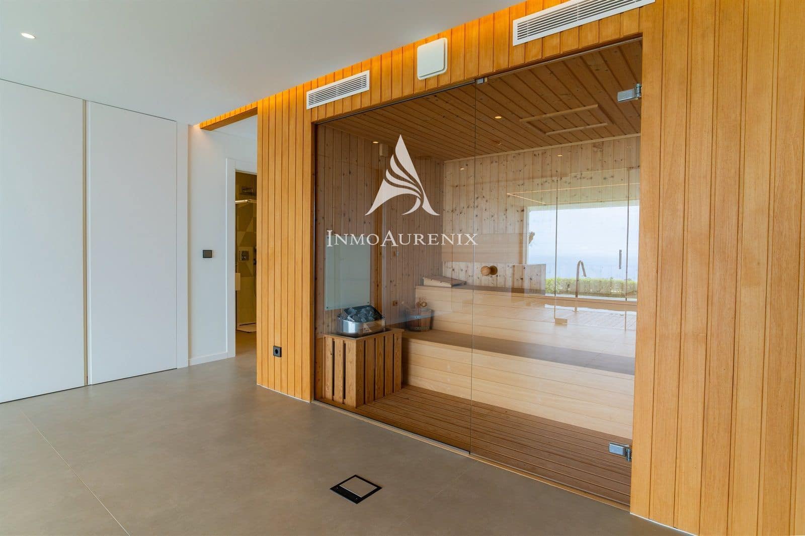 Chalet de 5 habitaciones en Cumbre del Sol en venta con piscina garaje - 4.516.000 € (Ref: 9961686)