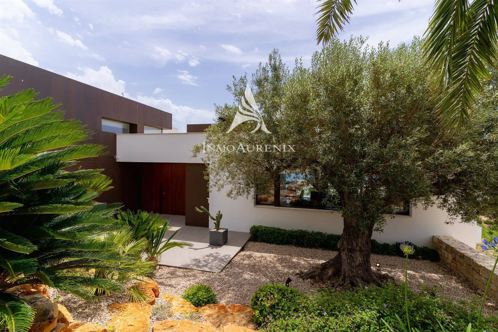 Chalet de 5 habitaciones en Cumbre del Sol en venta con piscina garaje - 4.516.000 € (Ref: 9961686)