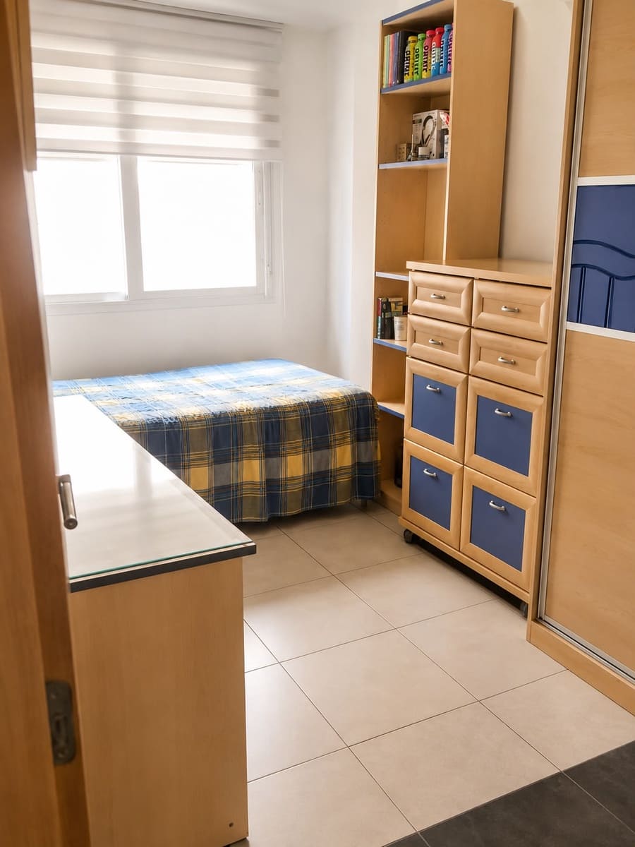 3 bedroom Flat for sale in Malaga city - € 299,000 (Ref: 9920693)