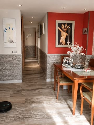 3 bedroom Flat for sale in Camino de Suarez, Málaga city - € 299,000 (Ref: 9920693)