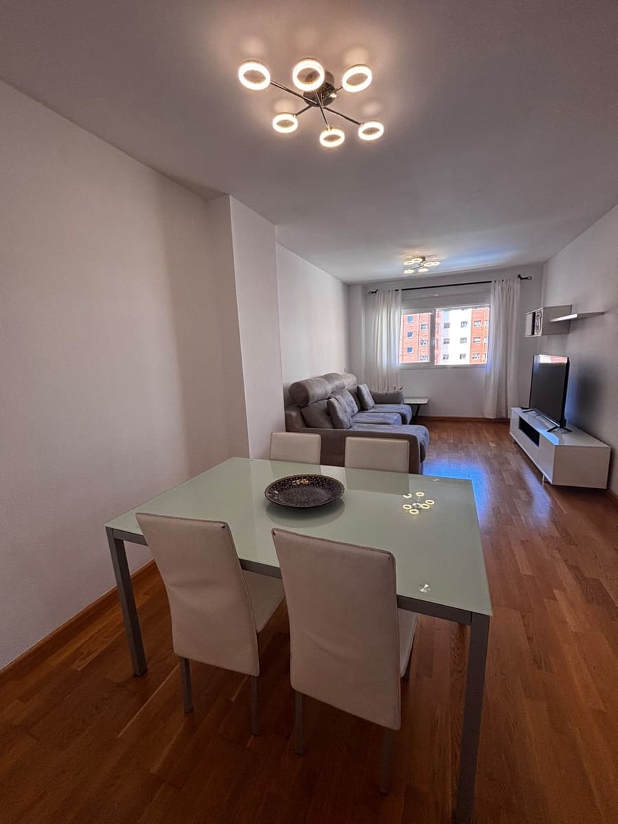 Piso de 3 habitaciones en Málaga ciudad en alquiler con piscina garaje - 1.950 € (Ref: 9925196)