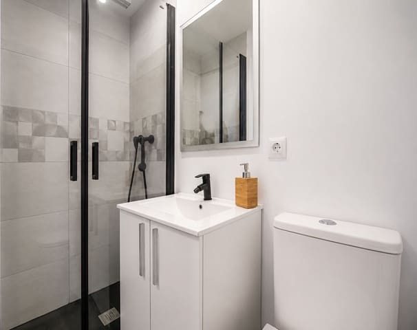 Apartamento de 2 habitaciones en Calahonda, Mijas en alquiler con piscina garaje - 1.950 € (Ref: 9927807)