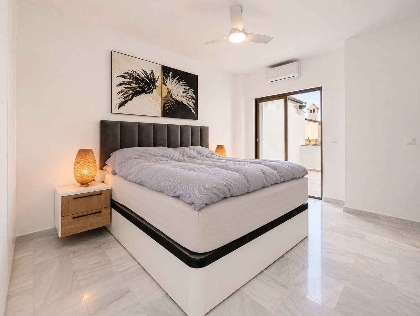 Apartamento de 2 habitaciones en Calahonda en alquiler con piscina garaje - 1.950 € (Ref: 9927807)