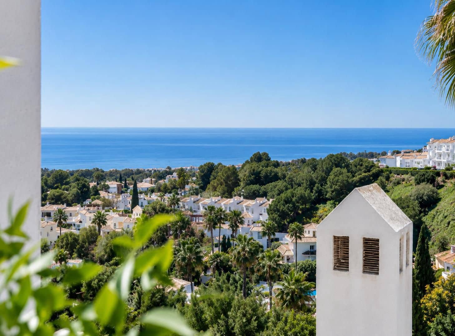 Apartamento de 2 habitaciones en Calahonda en alquiler con piscina garaje - 1.950 € (Ref: 9927807)
