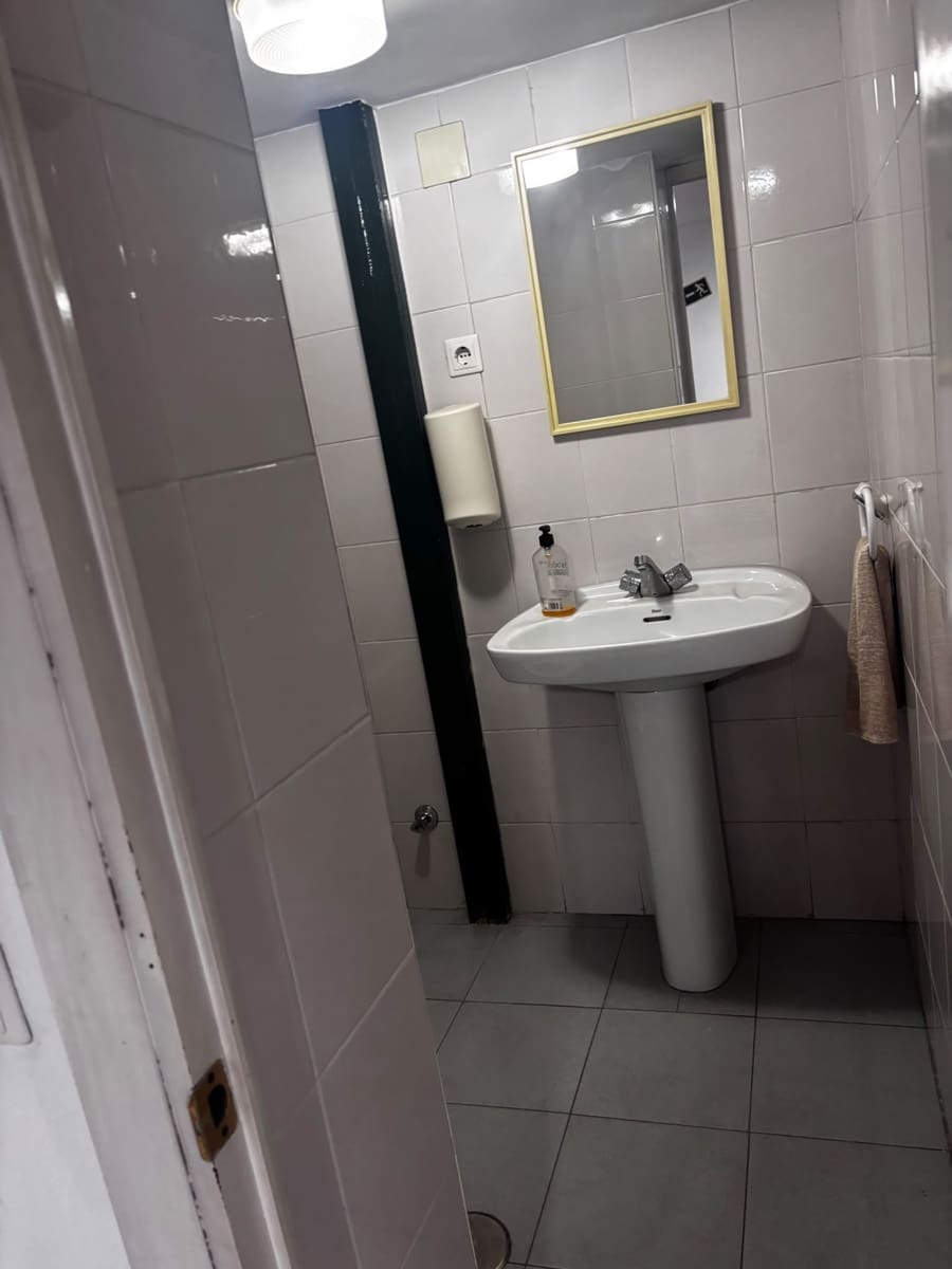 Local en Málaga ciudad en venta con garaje - 357.500 € (Ref: 9927893)