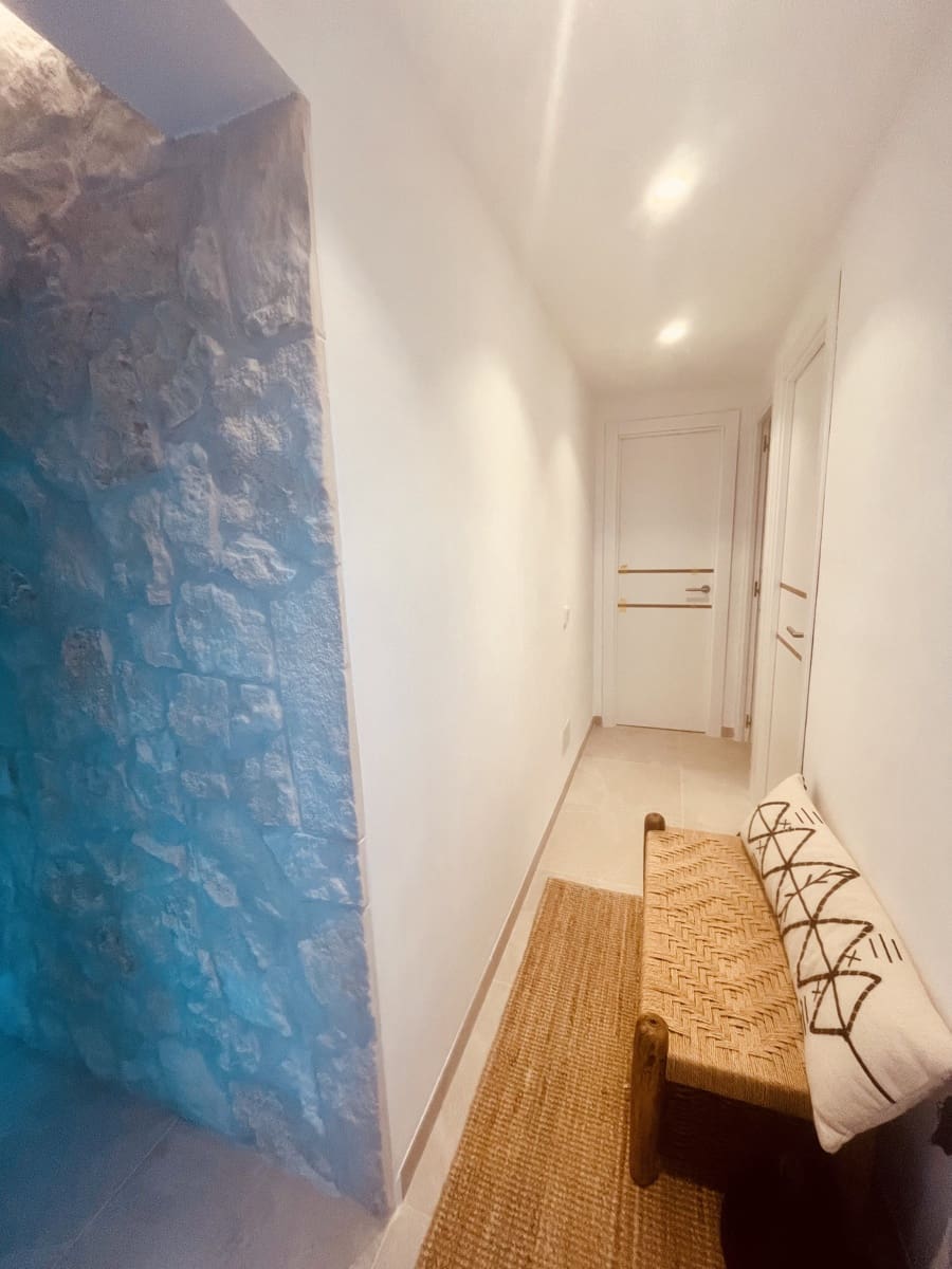 2 bedroom Flat for rent in El Toro / Port Adriano - € 2,400 (Ref: 9839956)
