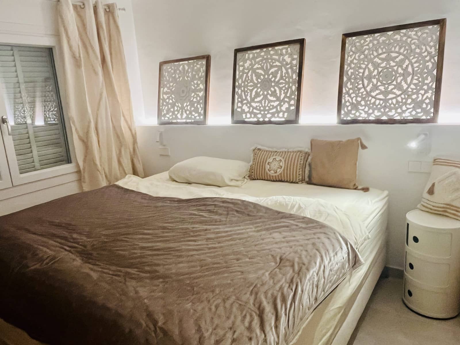 2 bedroom Flat for rent in El Toro / Port Adriano - € 2,400 (Ref: 9839956)