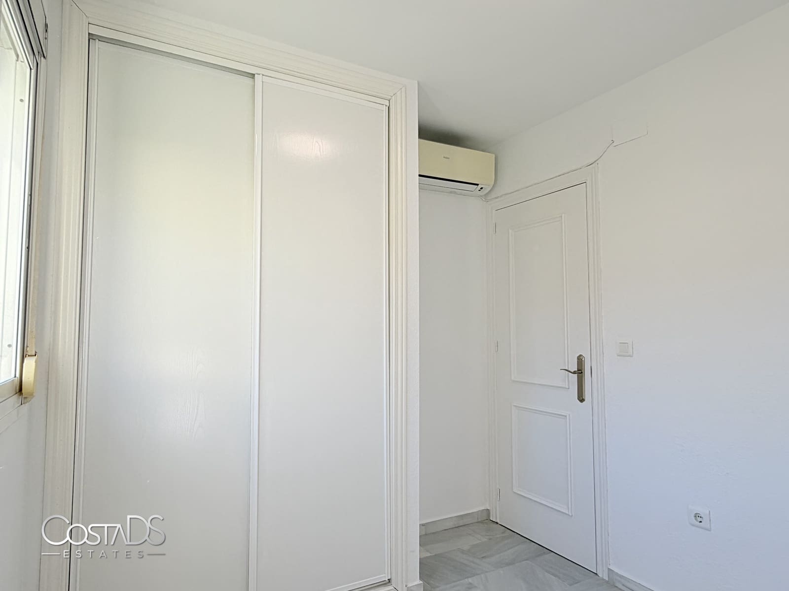 3 bedroom Apartment for sale in Riviera del Sol with pool garage - € 295,000 (Ref: 9838611)