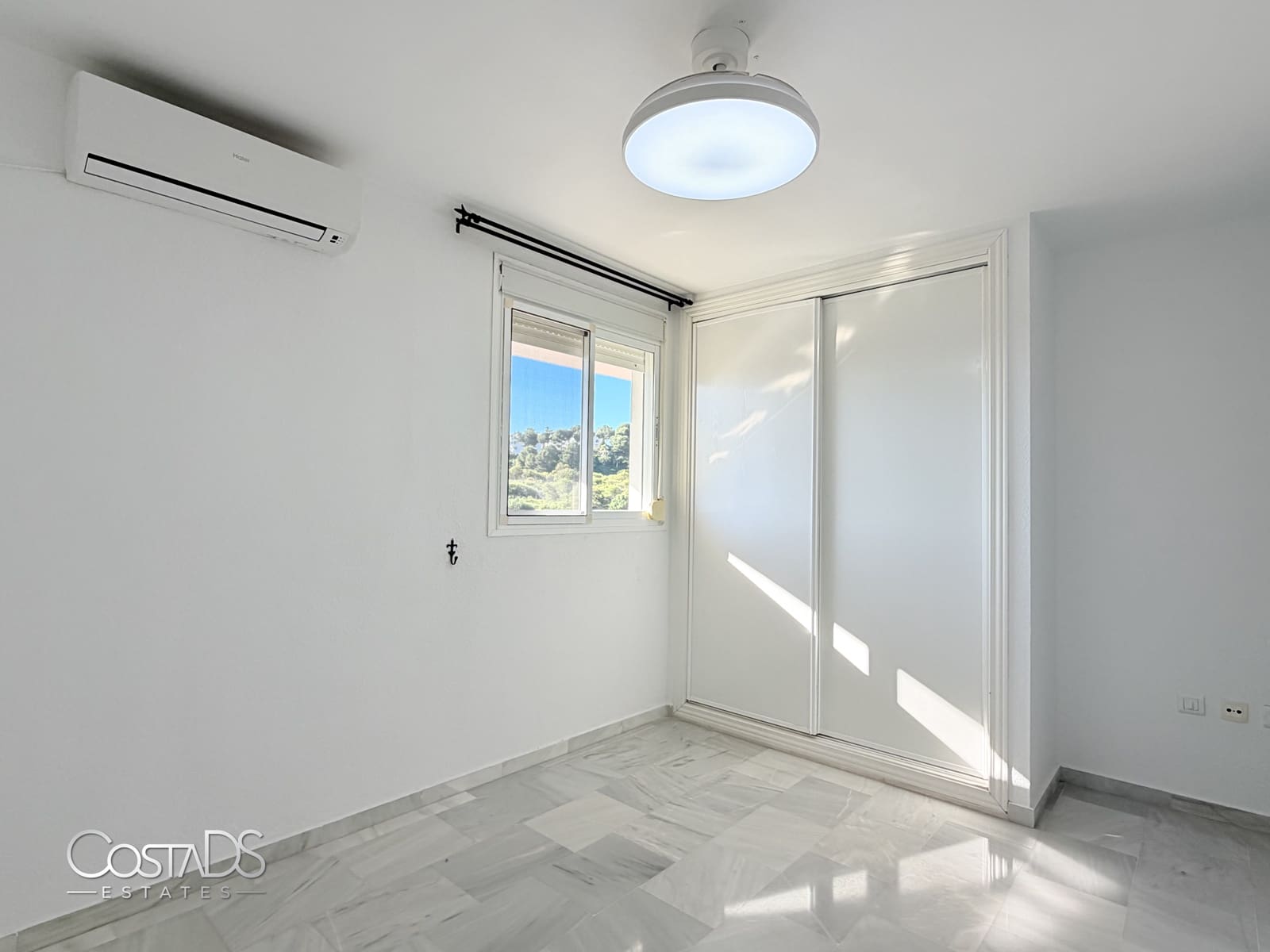 3 bedroom Apartment for sale in Riviera del Sol with pool garage - € 295,000 (Ref: 9838611)