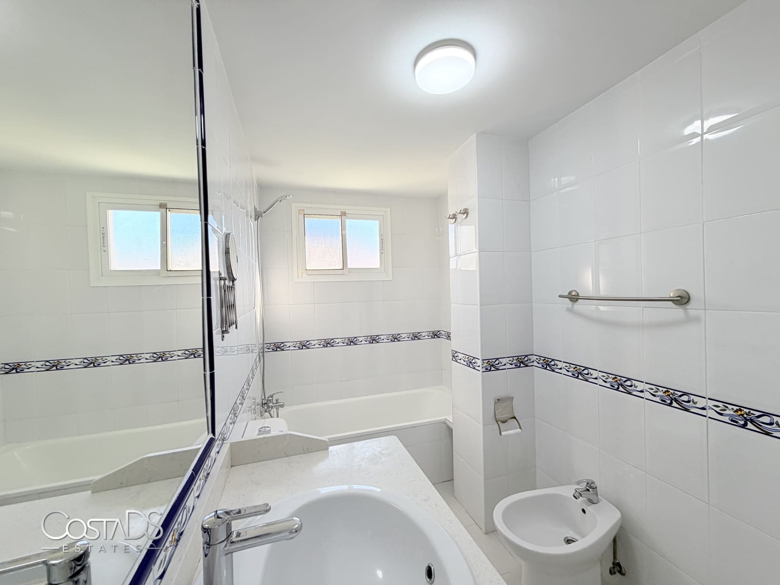 3 bedroom Apartment for sale in Riviera del Sol with pool garage - € 295,000 (Ref: 9838611)