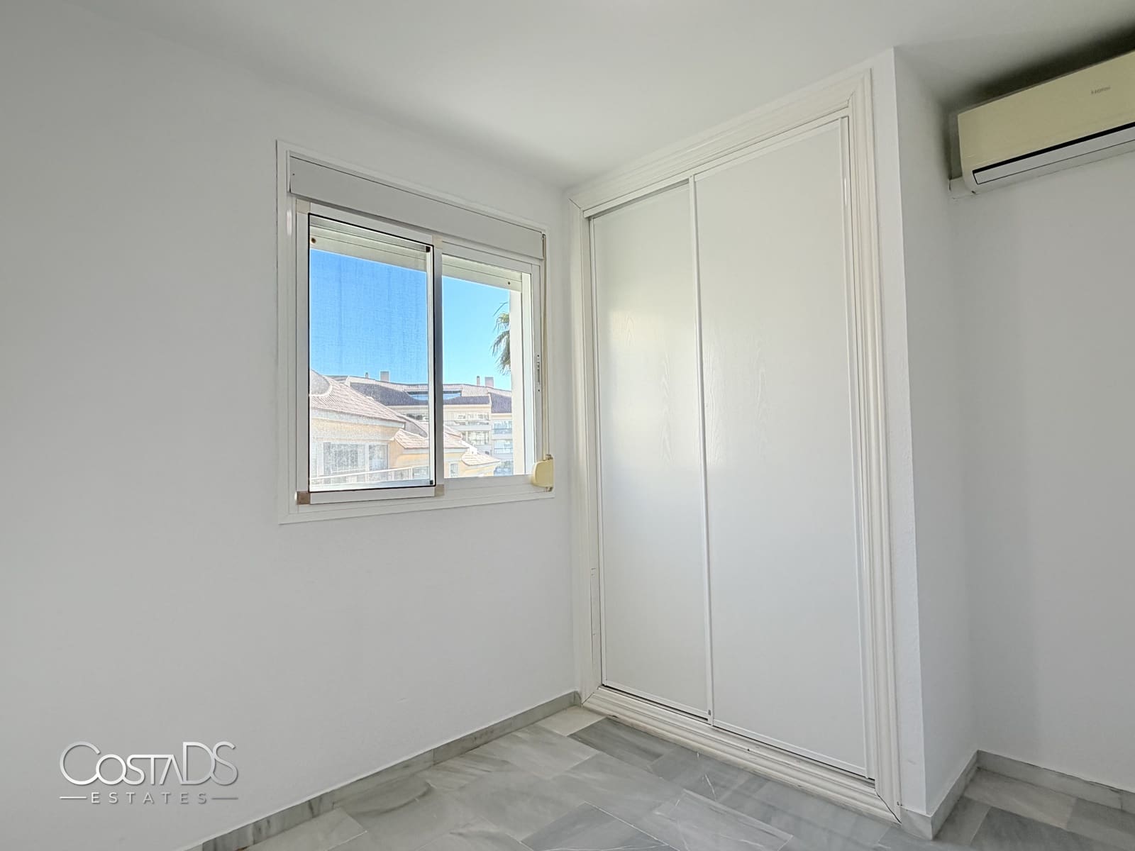 3 bedroom Apartment for sale in Riviera del Sol with pool garage - € 295,000 (Ref: 9838611)