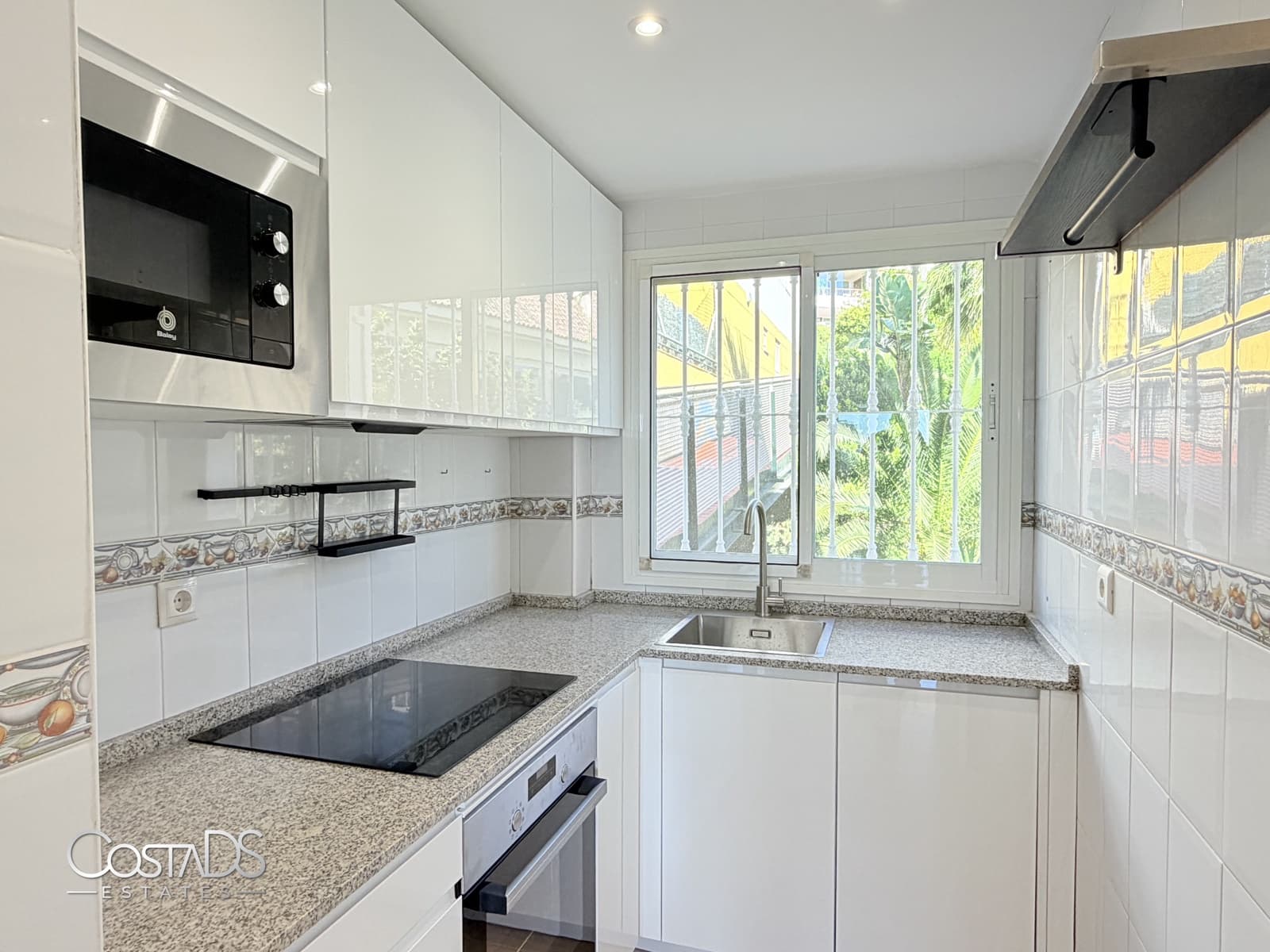 3 bedroom Apartment for sale in Riviera del Sol with pool garage - € 295,000 (Ref: 9838611)