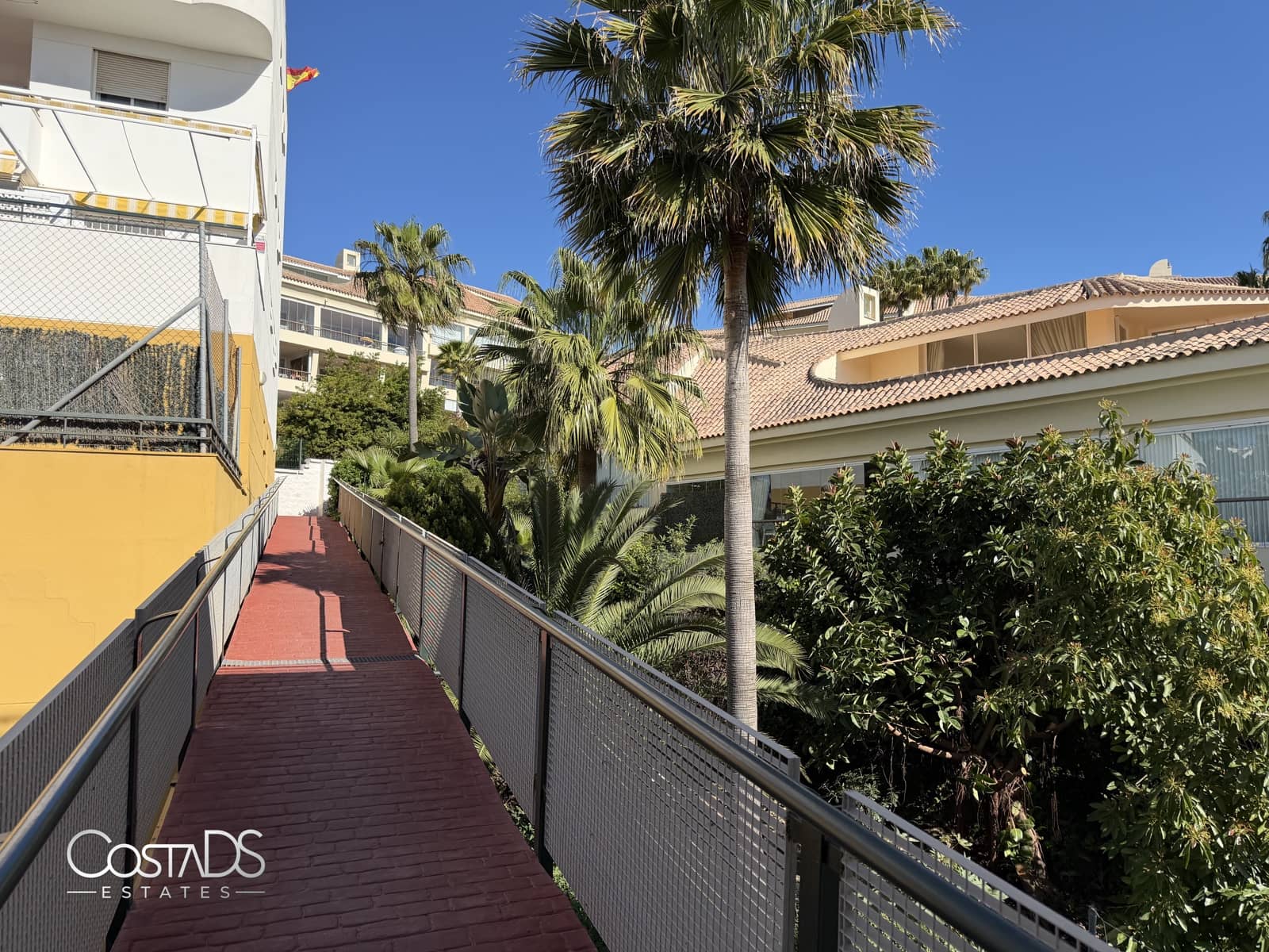 3 bedroom Apartment for sale in Riviera del Sol with pool garage - € 295,000 (Ref: 9838611)
