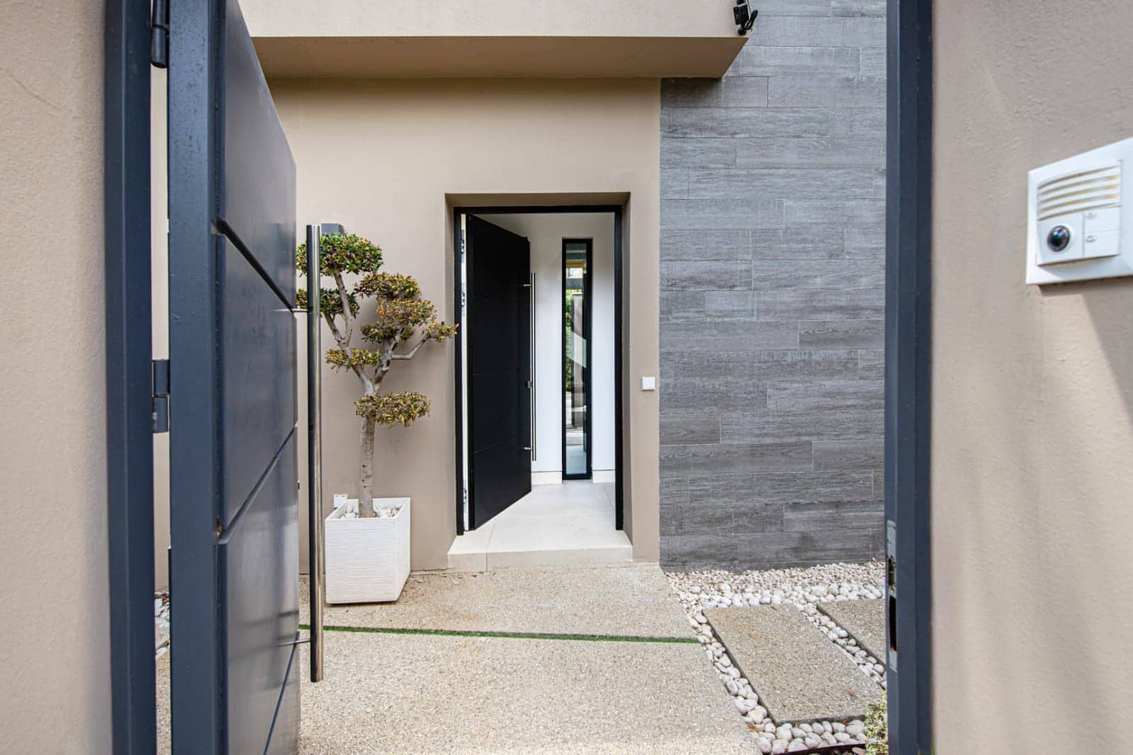 5 bedroom Villa for sale in Golden Mile with pool garage - € 5,450,000 (Ref: 9844440)