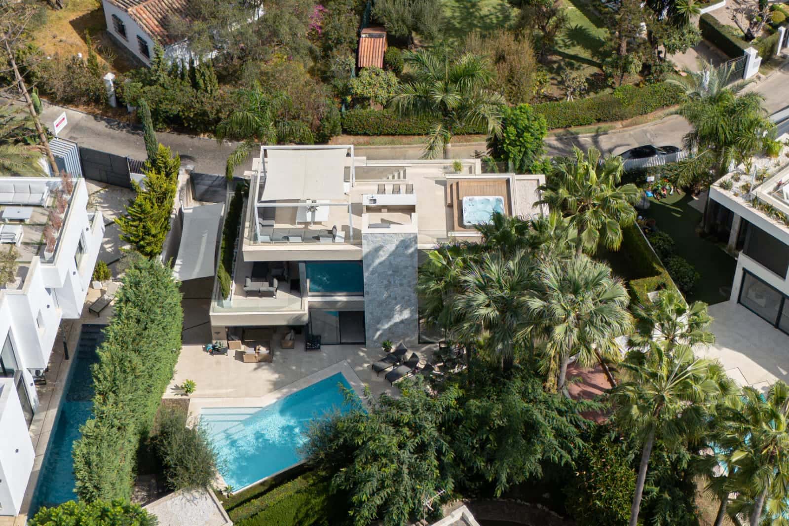 5 bedroom Villa for sale in Golden Mile with pool garage - € 5,450,000 (Ref: 9844440)