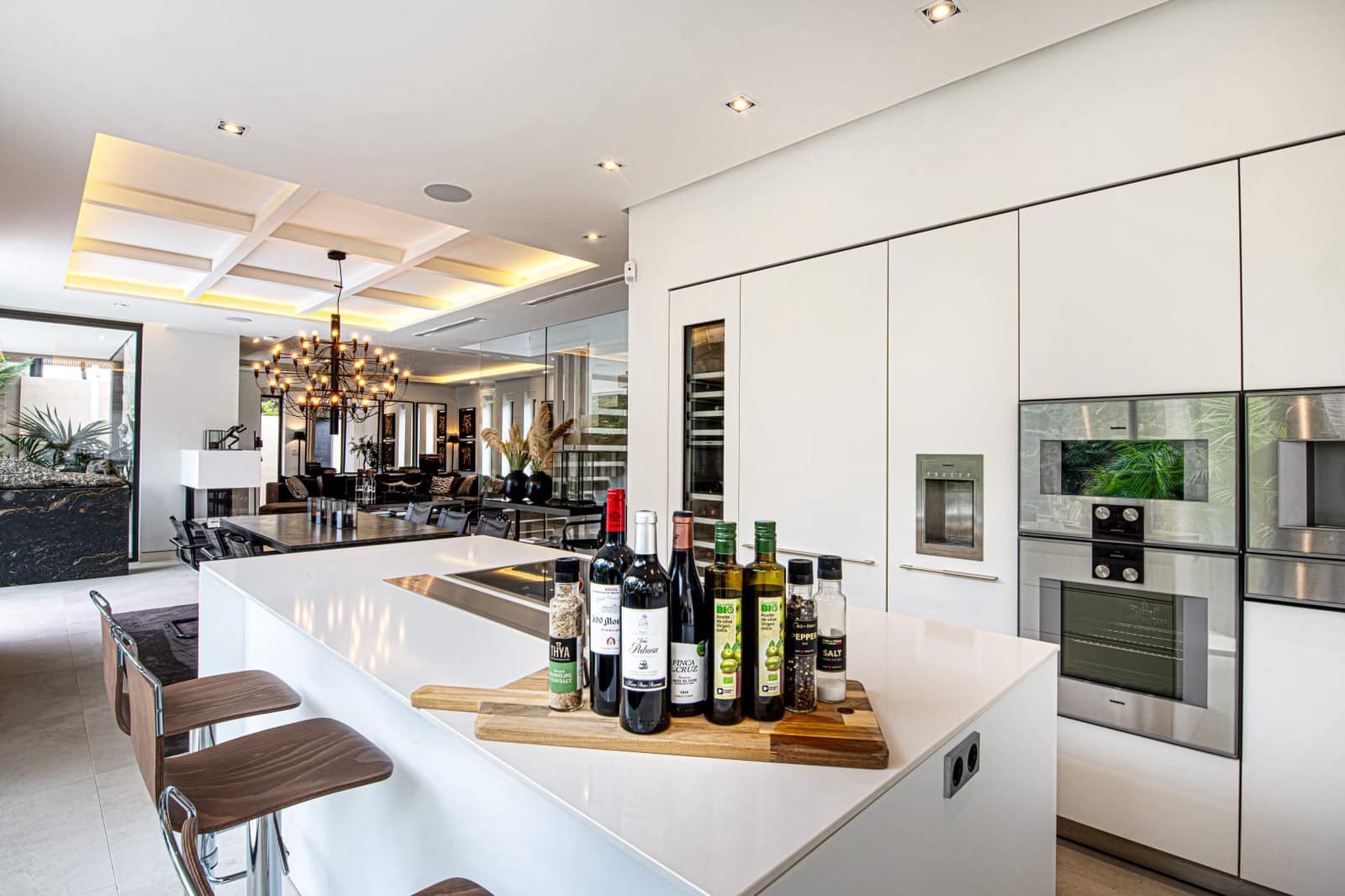 5 bedroom Villa for sale in Golden Mile with pool garage - € 5,450,000 (Ref: 9844440)
