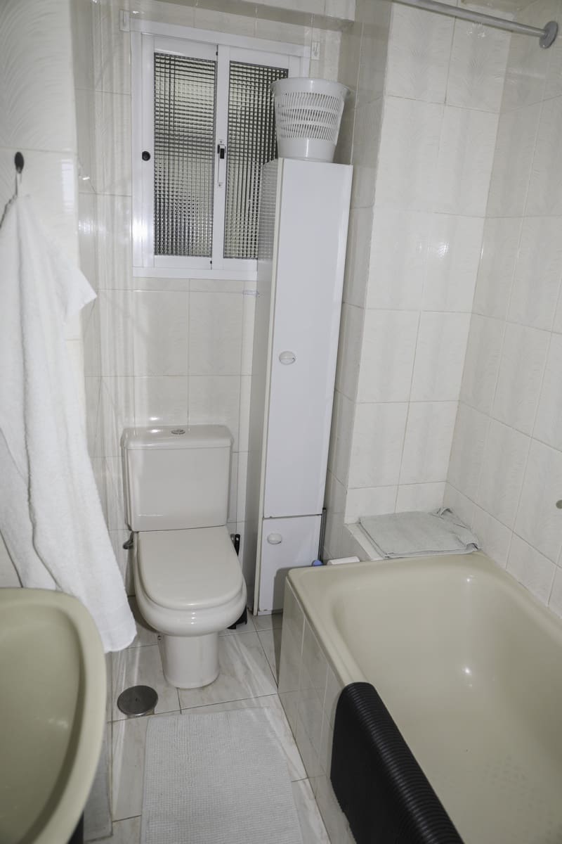 4 bedroom Apartment for sale in Fuengirola with pool - € 389,000 (Ref: 9844600)