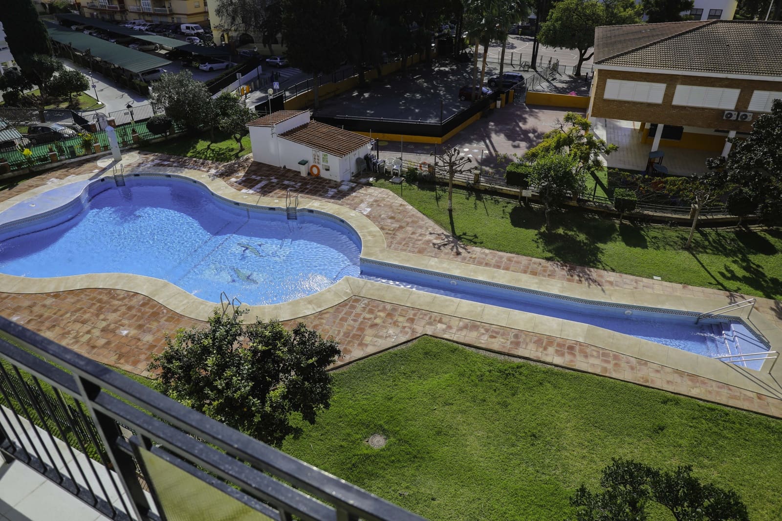 4 bedroom Apartment for sale in Fuengirola with pool - € 389,000 (Ref: 9844600)