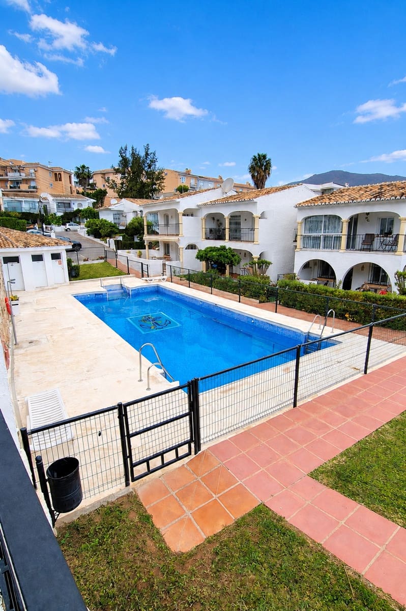 2 soveværelse Lejlighed til salg i Fuengirola med swimmingpool - € 279.000 (Ref: 9848897)