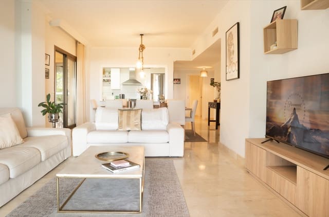 Apartamento de 3 habitaciones en El Paraíso, Benahavís en venta con piscina garaje - 620.000 € (Ref: 10033565)