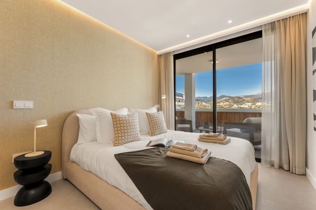 2 chambre Appartement à vendre à Nueva Andalucía Centro, Marbella avec piscine garage - 995 000 € (Ref: 10033566)