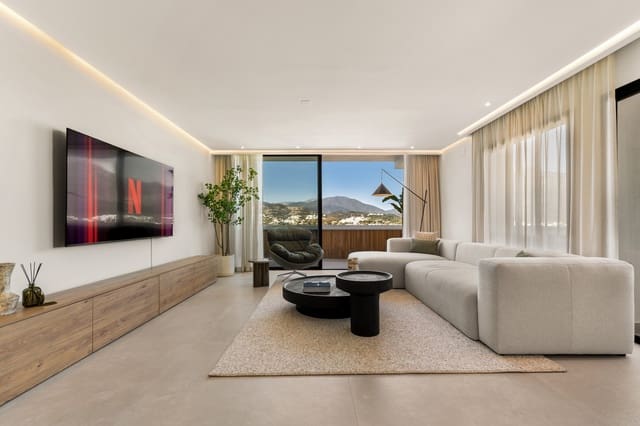 2 chambre Appartement à vendre à Nueva Andalucía Centro, Marbella avec piscine garage - 995 000 € (Ref: 10033566)