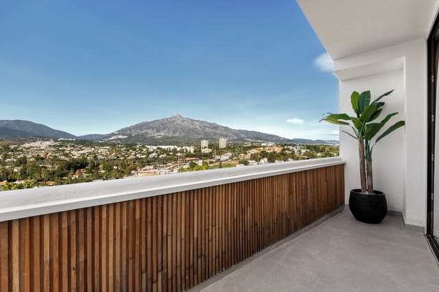 2 chambre Appartement à vendre à Nueva Andalucía Centro, Marbella avec piscine garage - 995 000 € (Ref: 10033566)