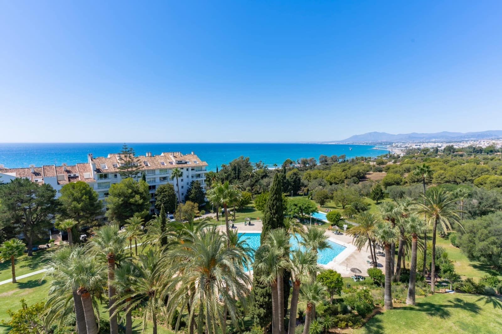 3 chambre Appartement à vendre à Marbella avec piscine garage - 949 000 € (Ref: 10033568)