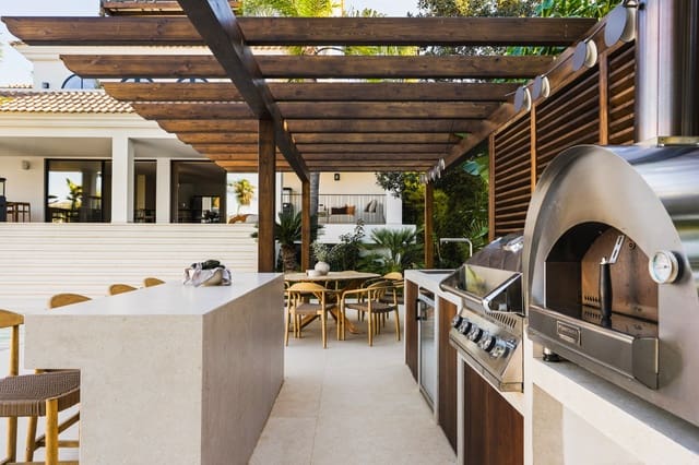 6 sovrum Villa till salu i Los Naranjos, Marbella med pool garage - 5 695 000 € (Ref: 10033571)