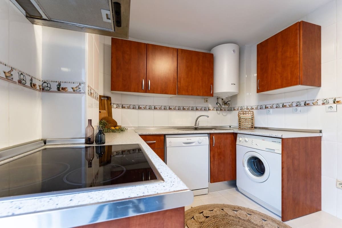 3 slaapkamer Appartement te koop in Costalita met zwembad garage - € 436.000 (Ref: 10033572)