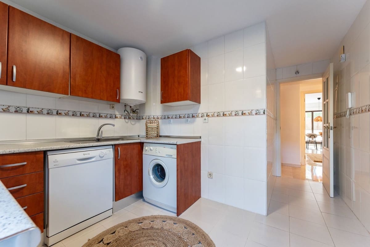 3 slaapkamer Appartement te koop in Costalita met zwembad garage - € 436.000 (Ref: 10033572)