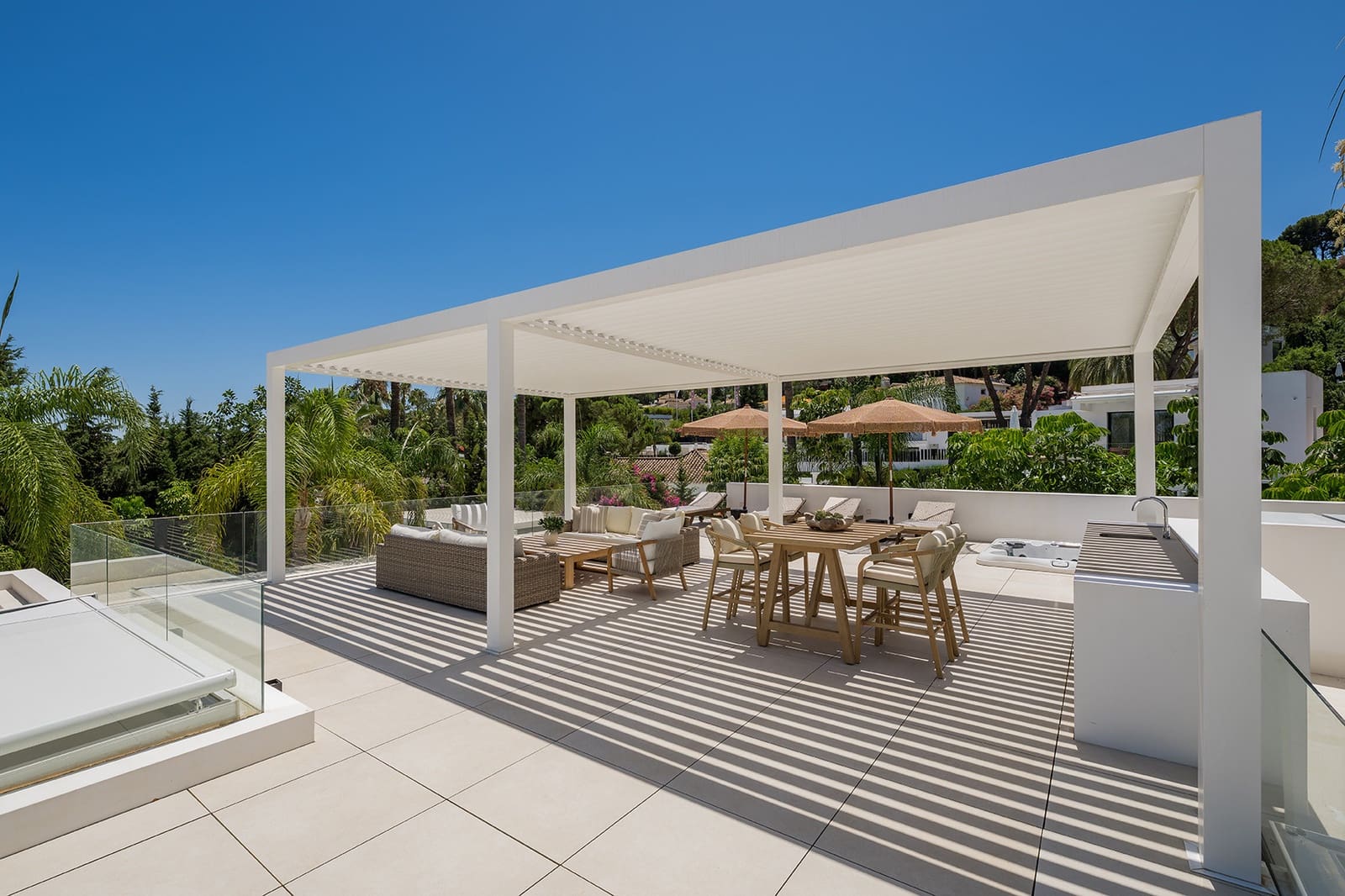 4 sypialnia Willa na sprzedaż w Marbella z basenem garażem - 4 995 000 € (Ref: 10033574)