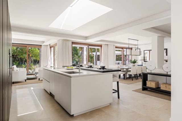 4 sypialnia Willa na sprzedaż w Los Naranjos, Marbella z basenem garażem - 4 995 000 € (Ref: 10033574)