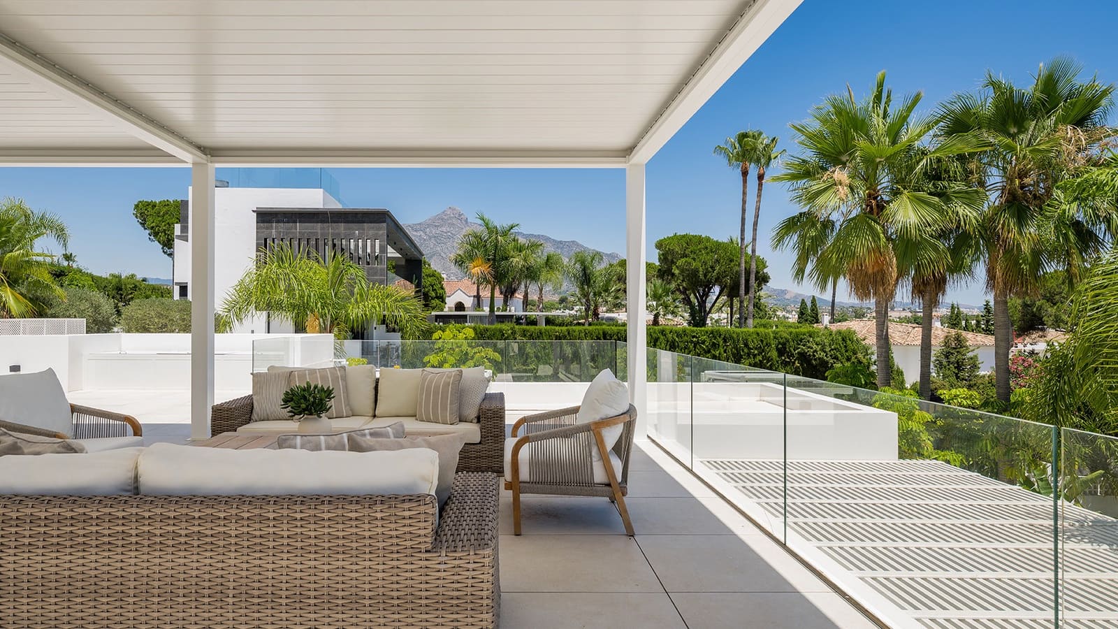 4 sypialnia Willa na sprzedaż w Marbella z basenem garażem - 4 995 000 € (Ref: 10033574)
