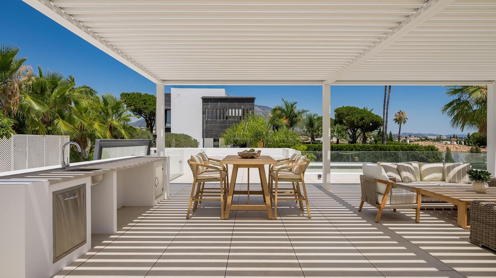 4 sypialnia Willa na sprzedaż w Marbella z basenem garażem - 4 995 000 € (Ref: 10033574)