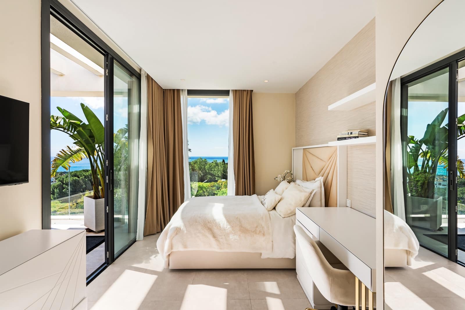 4 soveværelse Villa til salg i Marbella med swimmingpool garage - € 3.500.000 (Ref: 10033575)