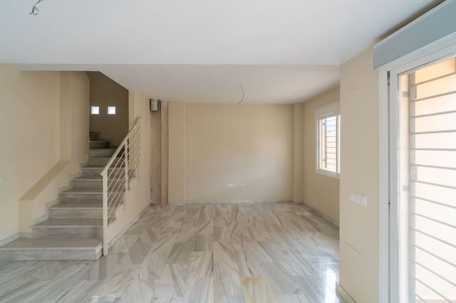 4 sypialnia Dom na sprzedaż w Calahonda, Mijas z basenem garażem - 699 000 € (Ref: 10033576)