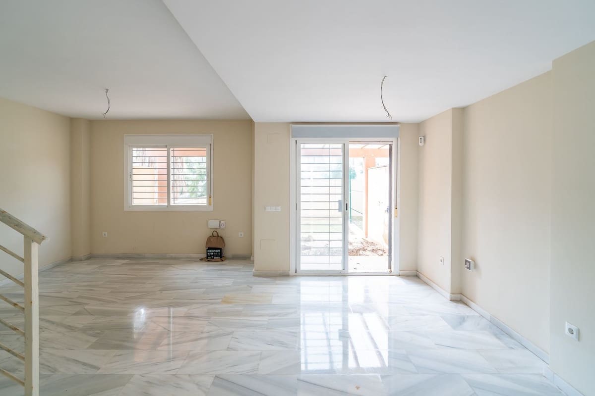 4 sypialnia Dom na sprzedaż w Calahonda z basenem garażem - 699 000 € (Ref: 10033576)