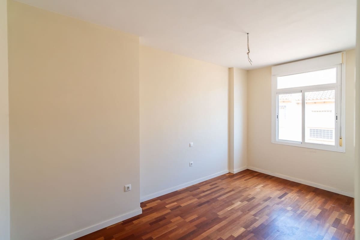 4 sypialnia Dom na sprzedaż w Calahonda z basenem garażem - 699 000 € (Ref: 10033576)
