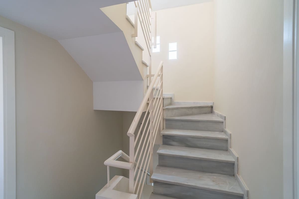 4 sypialnia Dom na sprzedaż w Calahonda z basenem garażem - 699 000 € (Ref: 10033576)
