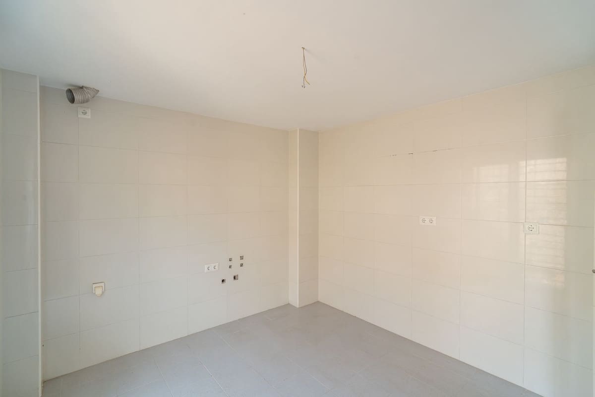 4 sypialnia Dom na sprzedaż w Calahonda z basenem garażem - 699 000 € (Ref: 10033576)