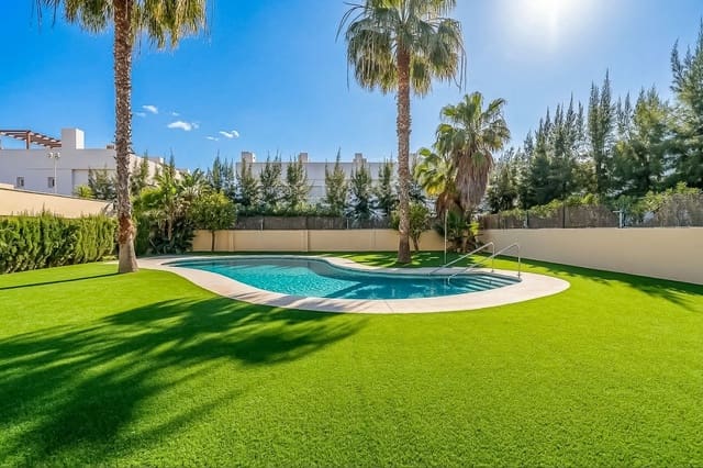 4 sypialnia Dom na sprzedaż w Calahonda, Mijas z basenem garażem - 699 000 € (Ref: 10033576)