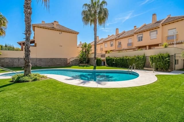 4 sypialnia Dom na sprzedaż w Calahonda, Mijas z basenem garażem - 699 000 € (Ref: 10033576)
