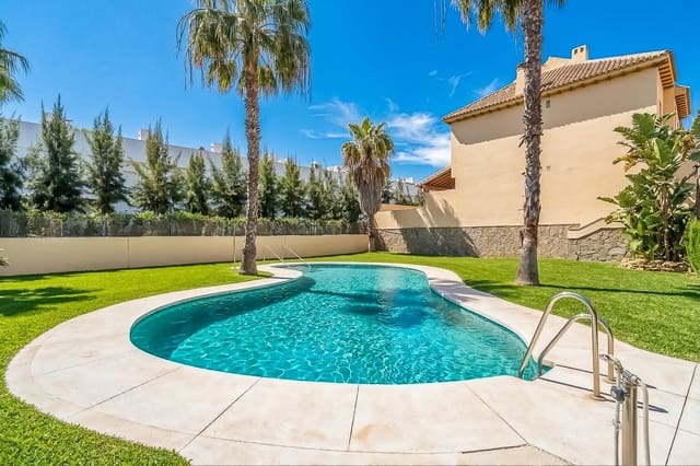 4 sypialnia Dom na sprzedaż w Calahonda, Mijas z basenem garażem - 699 000 € (Ref: 10033576)