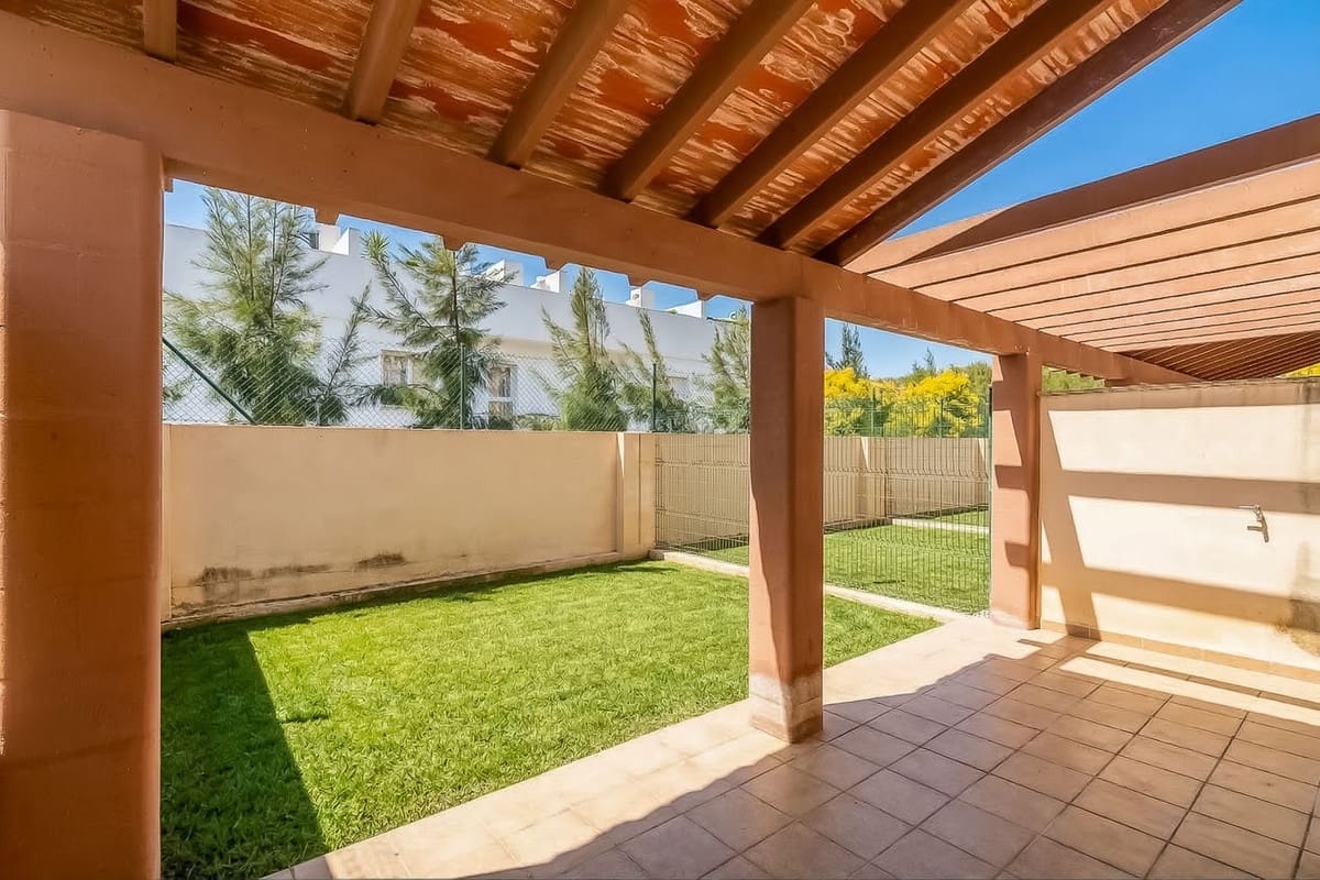 4 sypialnia Dom na sprzedaż w Calahonda z basenem garażem - 699 000 € (Ref: 10033576)