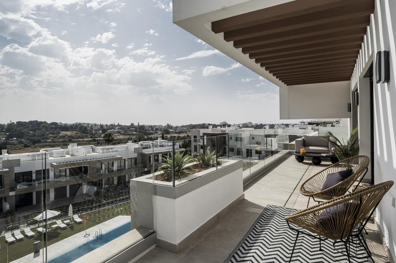 3 chambre Penthouse à vendre à Estepona avec piscine garage - 895 000 € (Ref: 10044646)