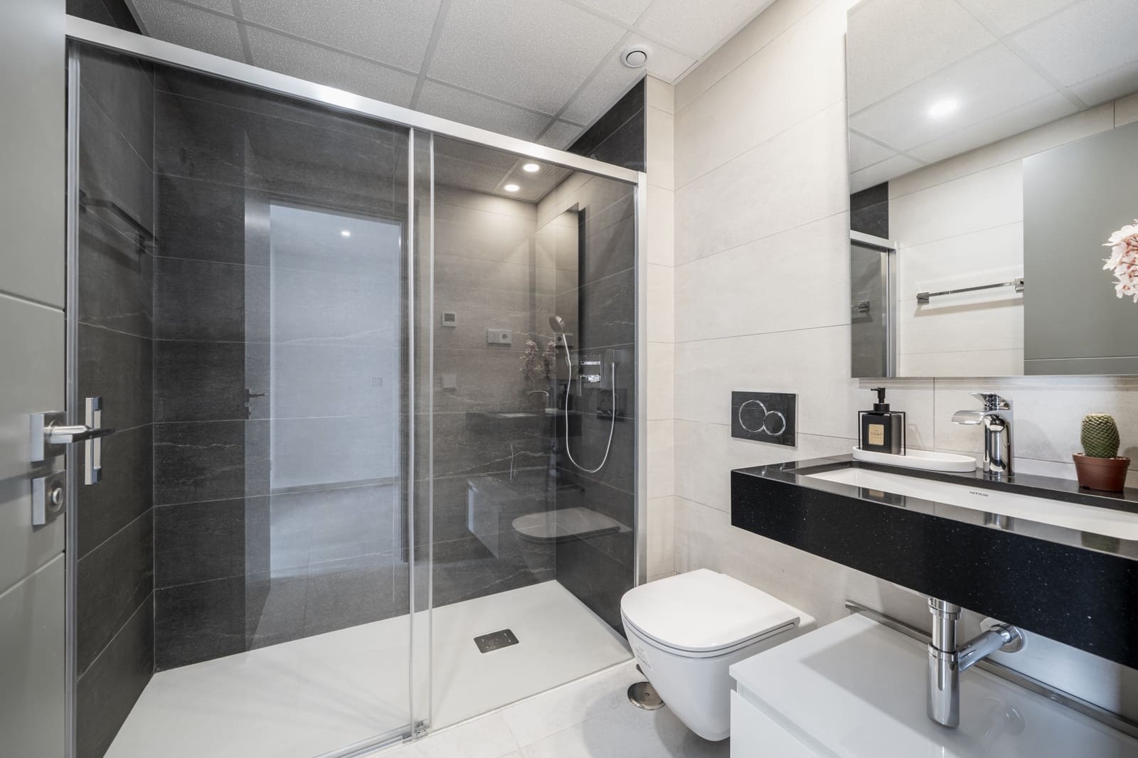 3 chambre Penthouse à vendre à Estepona avec piscine garage - 895 000 € (Ref: 10044646)